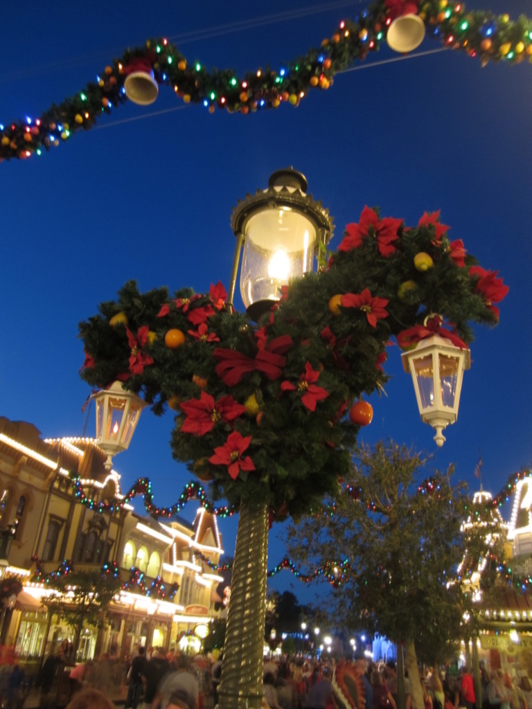 Top 5 Must Do&#039;s During Christmas at Walt Disney World - Tips from the Disney Divas and Devos