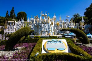 Disneyland Bucket List / Its A Small World Attraction