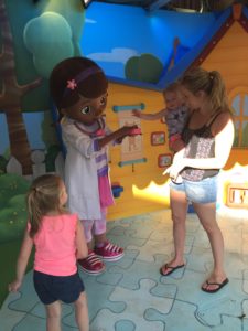 Attending a Disney Park? Here's How to Build Your Family's Special Plan! / Hollywood Studios / Meeting Doc McStuffins
