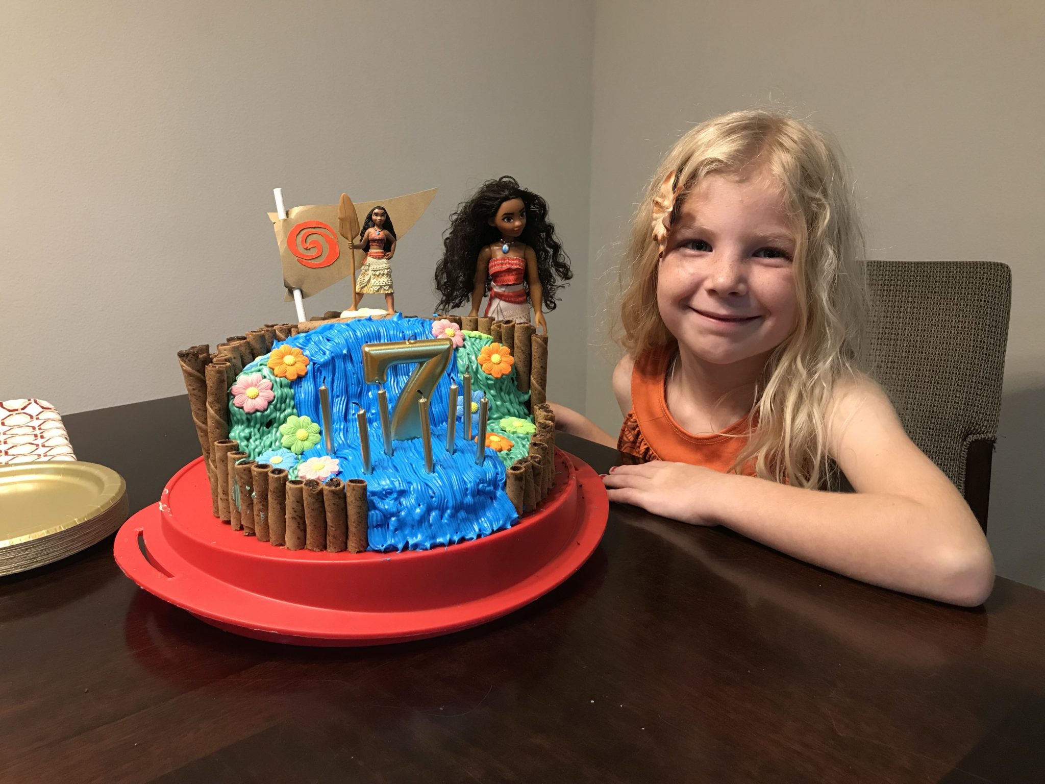 25+ Cute & Creative Moana Cake Ideas For Your Next Party • The Three  Snackateers