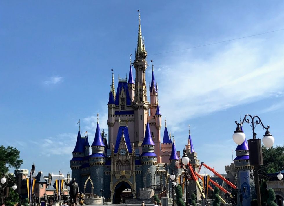 5 Reasons To Go To Disney Right Now - Tips from the Disney Divas and Devos